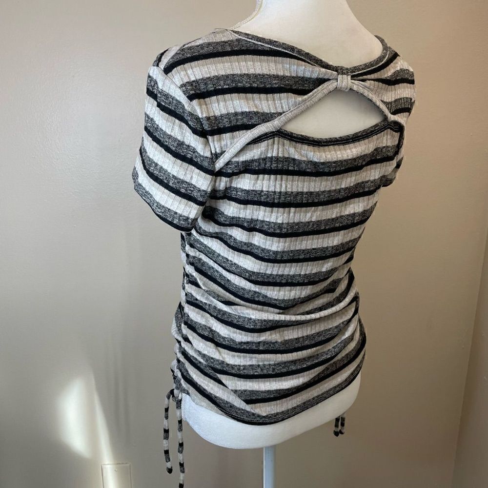 BCX| Large| Open back| Stretch| Soft| Striped - Picture 5 of 11